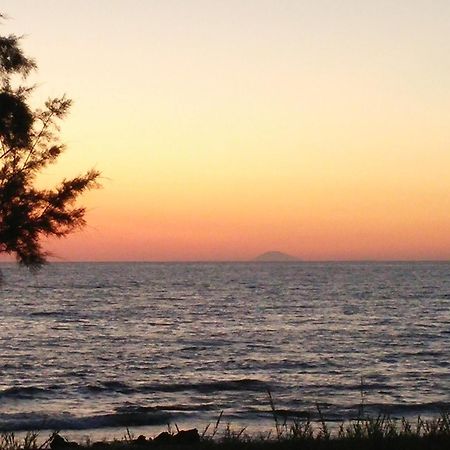 Irida Beach Resort Suites Kyparissia Exteriör bild