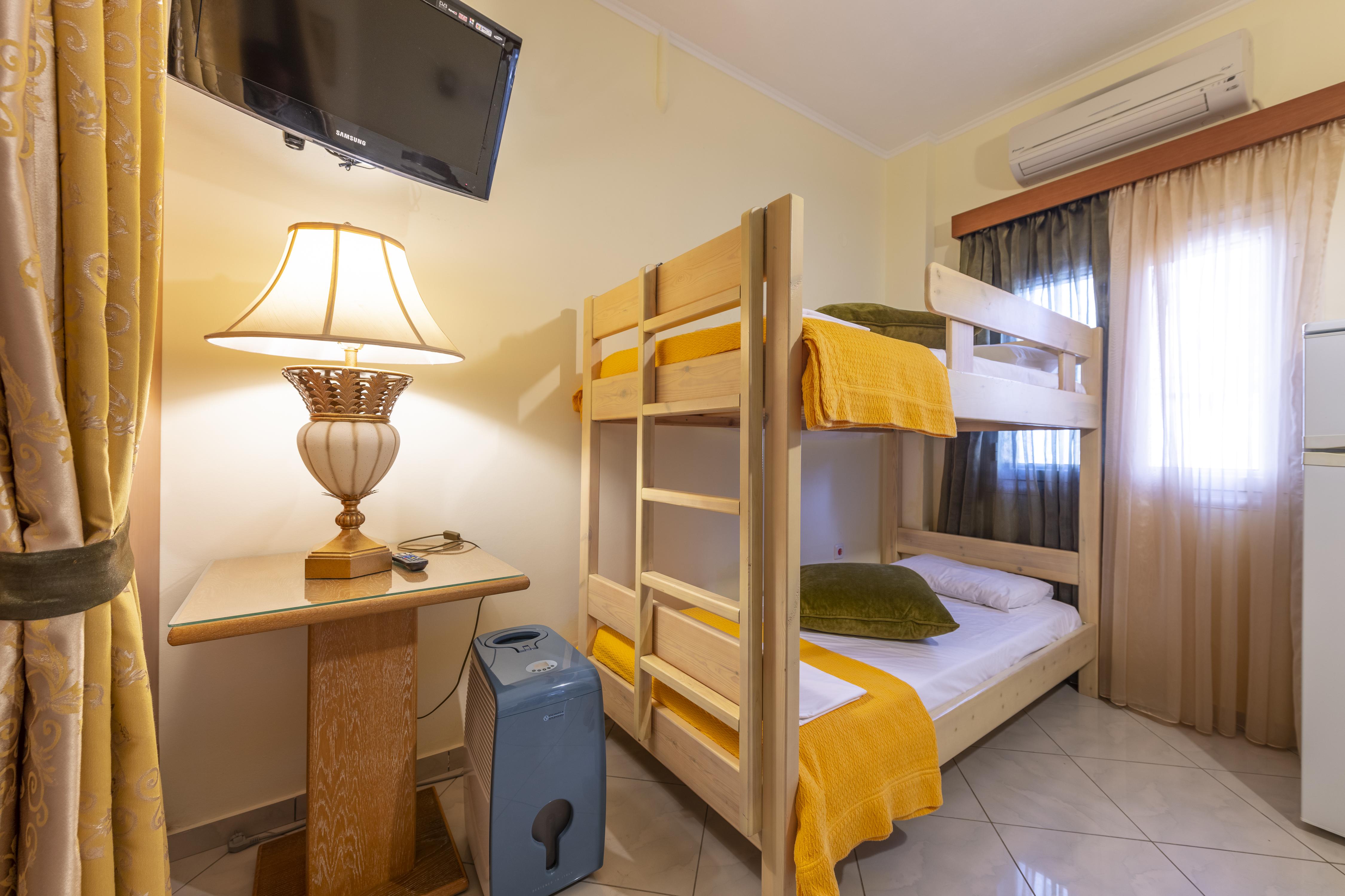 Irida Beach Resort Suites Kyparissia Exteriör bild