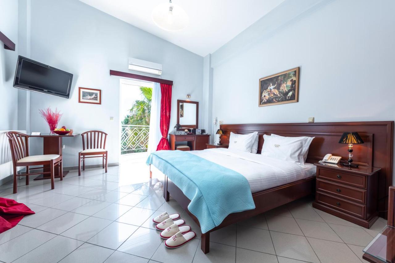 Irida Beach Resort Suites Kyparissia Exteriör bild
