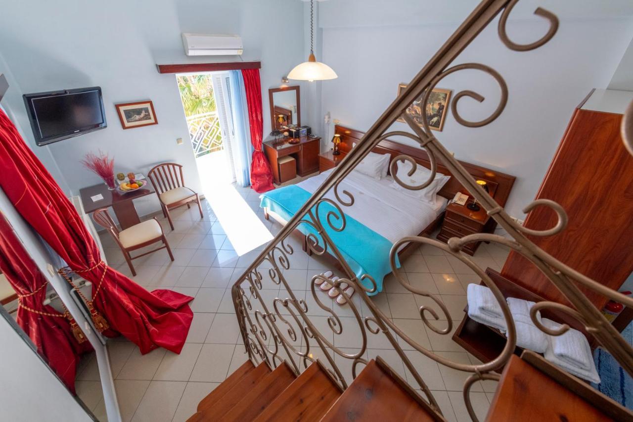 Irida Beach Resort Suites Kyparissia Exteriör bild