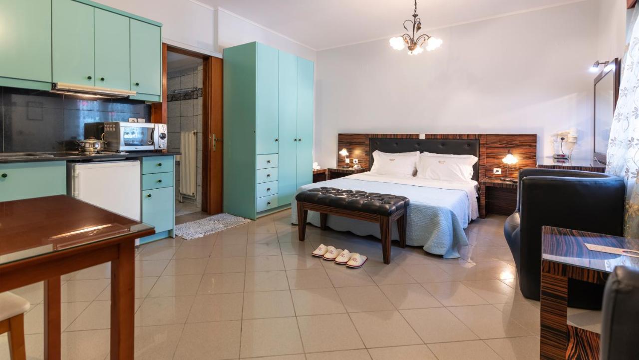 Irida Beach Resort Suites Kyparissia Exteriör bild